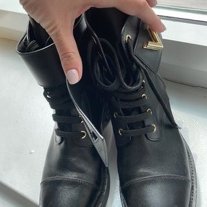 Louis Vuitton combat boots sise 38